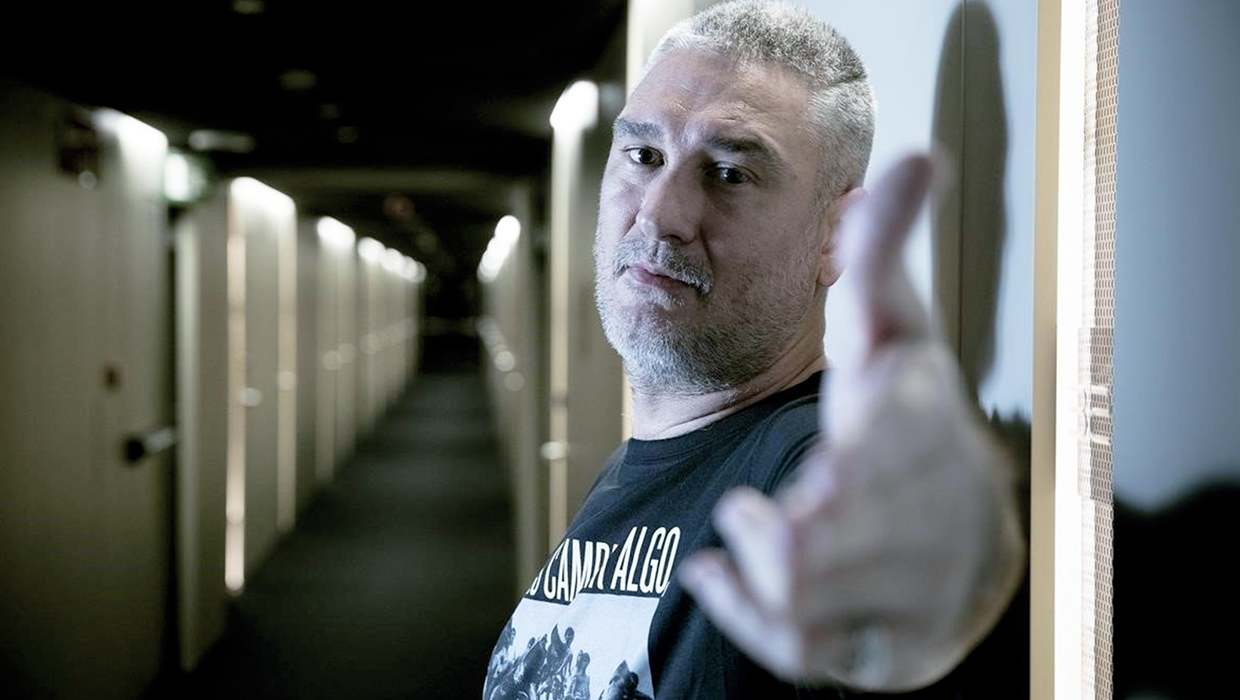 Kase.O regresa con el video de su nuevo single "Pequeñas Dosis